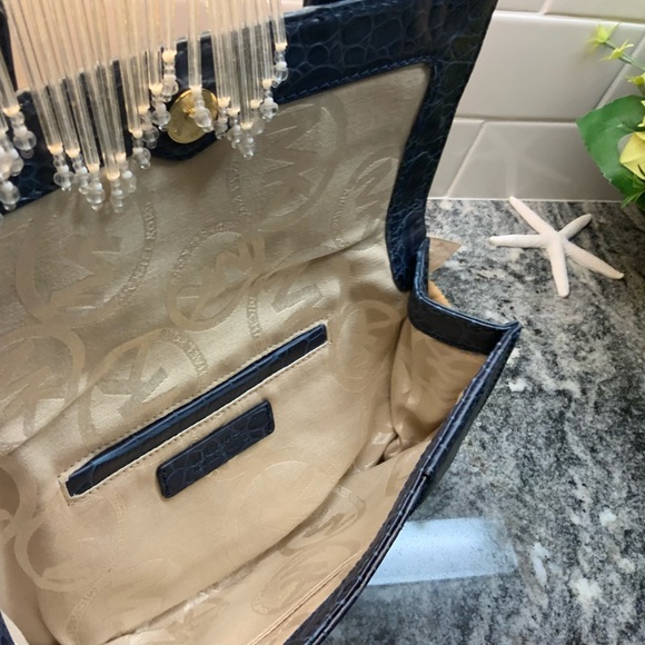 💥SALE💥 Great vintage Michael Kors dark blue croc embossed clutch. A0901 - Picture 4 of 11